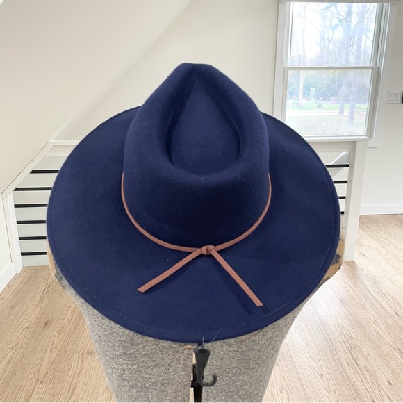 Accessories - NWT NAVY BLUE WITH BROWN TRIM COWBOY / CHUPALLA HAT 100% WOOL